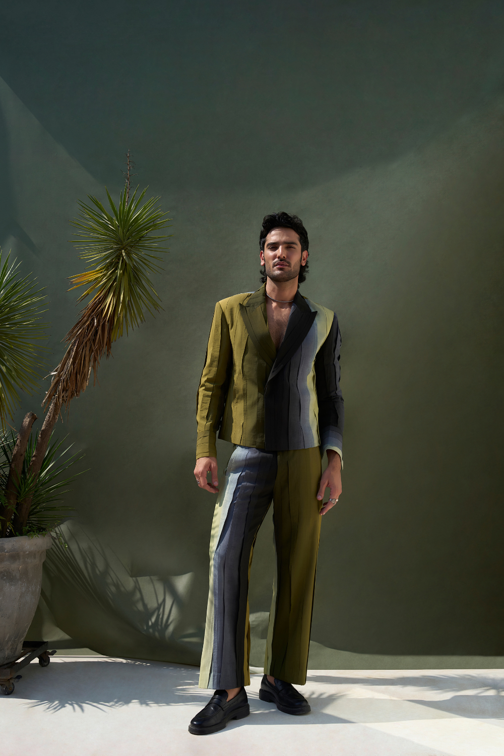 PLEATED BLADE GREEN OMBRE SUIT