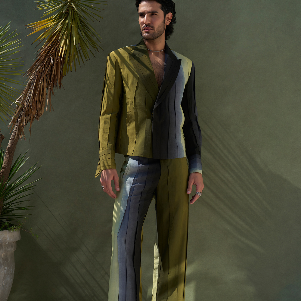 PLEATED BLADE GREEN OMBRE SUIT