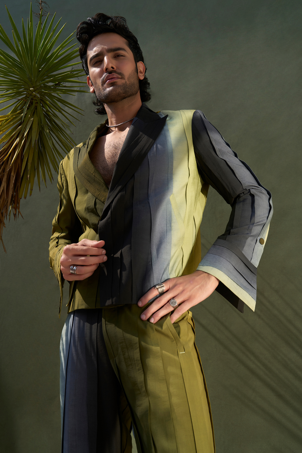 PLEATED BLADE GREEN OMBRE SUIT