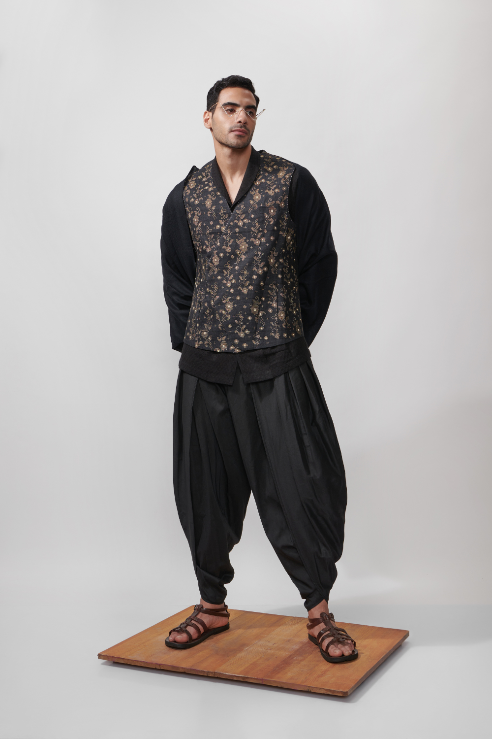 BAAGH - ZARI EMBROIDERED VEST SET