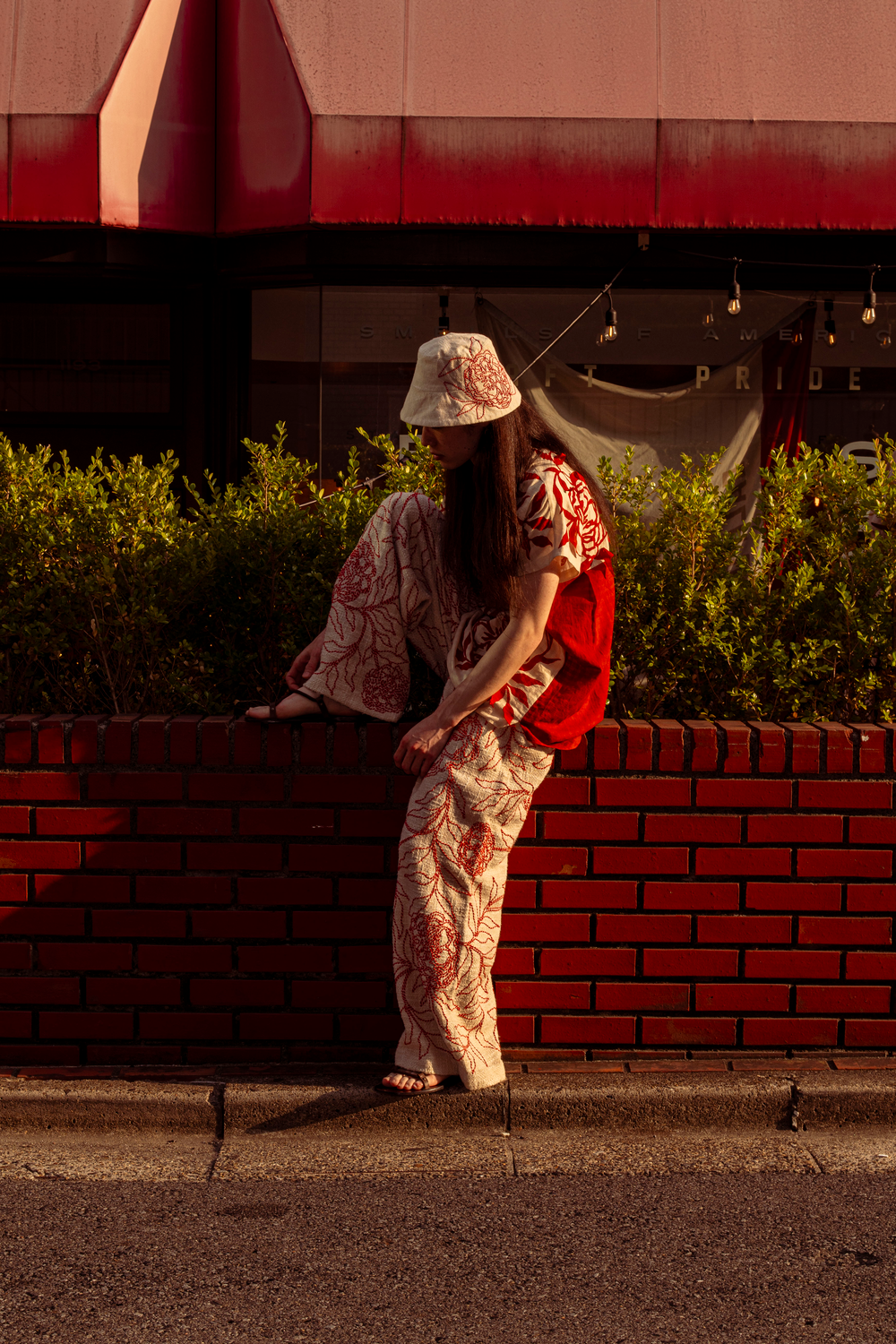 GULDASTA DORI PANTS - CREAM AND RED